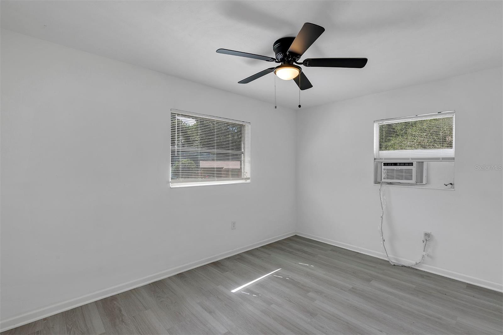 LEESBURG HAMPTON COURT - Residential Lease