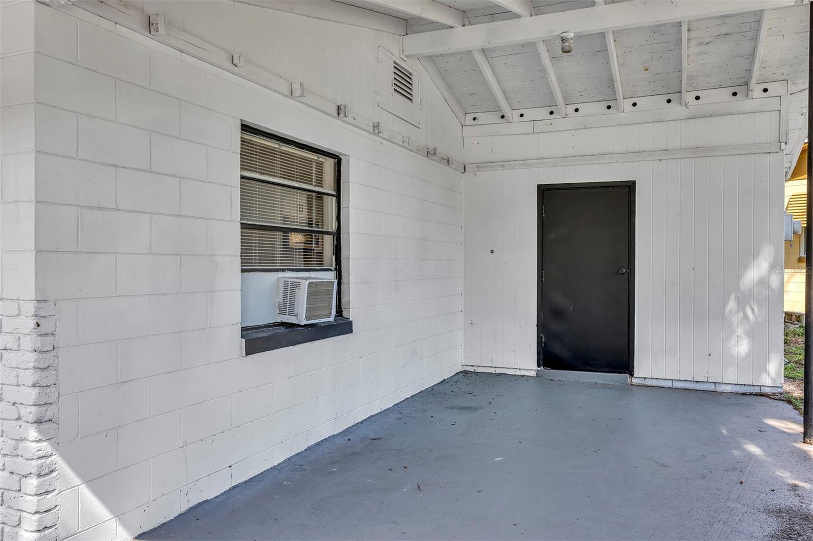 LEESBURG HAMPTON COURT - Residential Lease