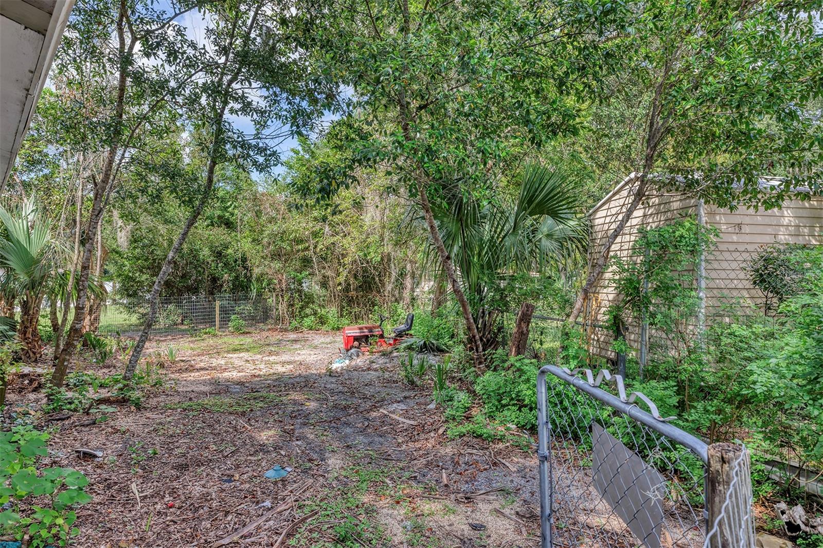 LEESBURG HAMPTON COURT - Residential Lease