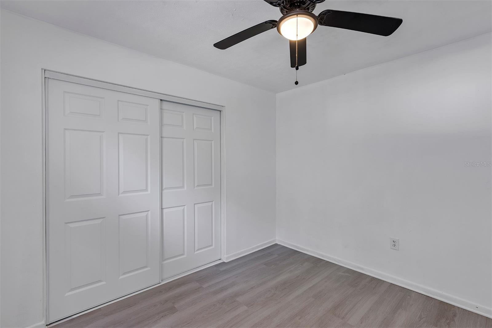 LEESBURG HAMPTON COURT - Residential Lease