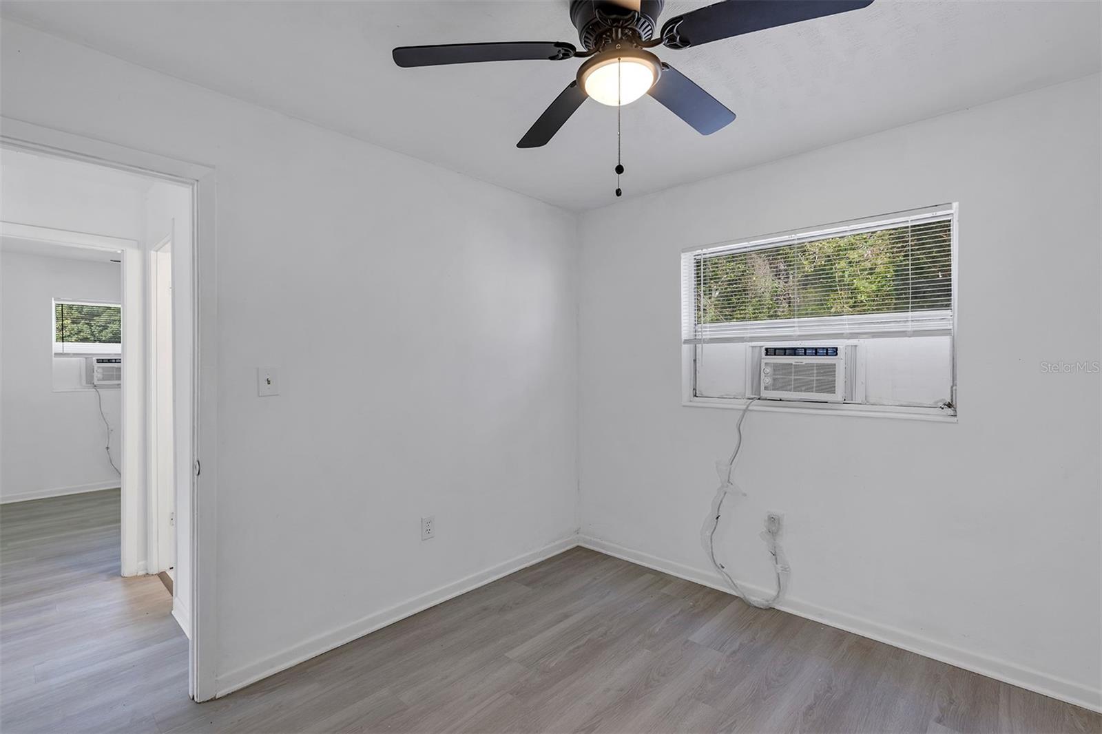 LEESBURG HAMPTON COURT - Residential Lease