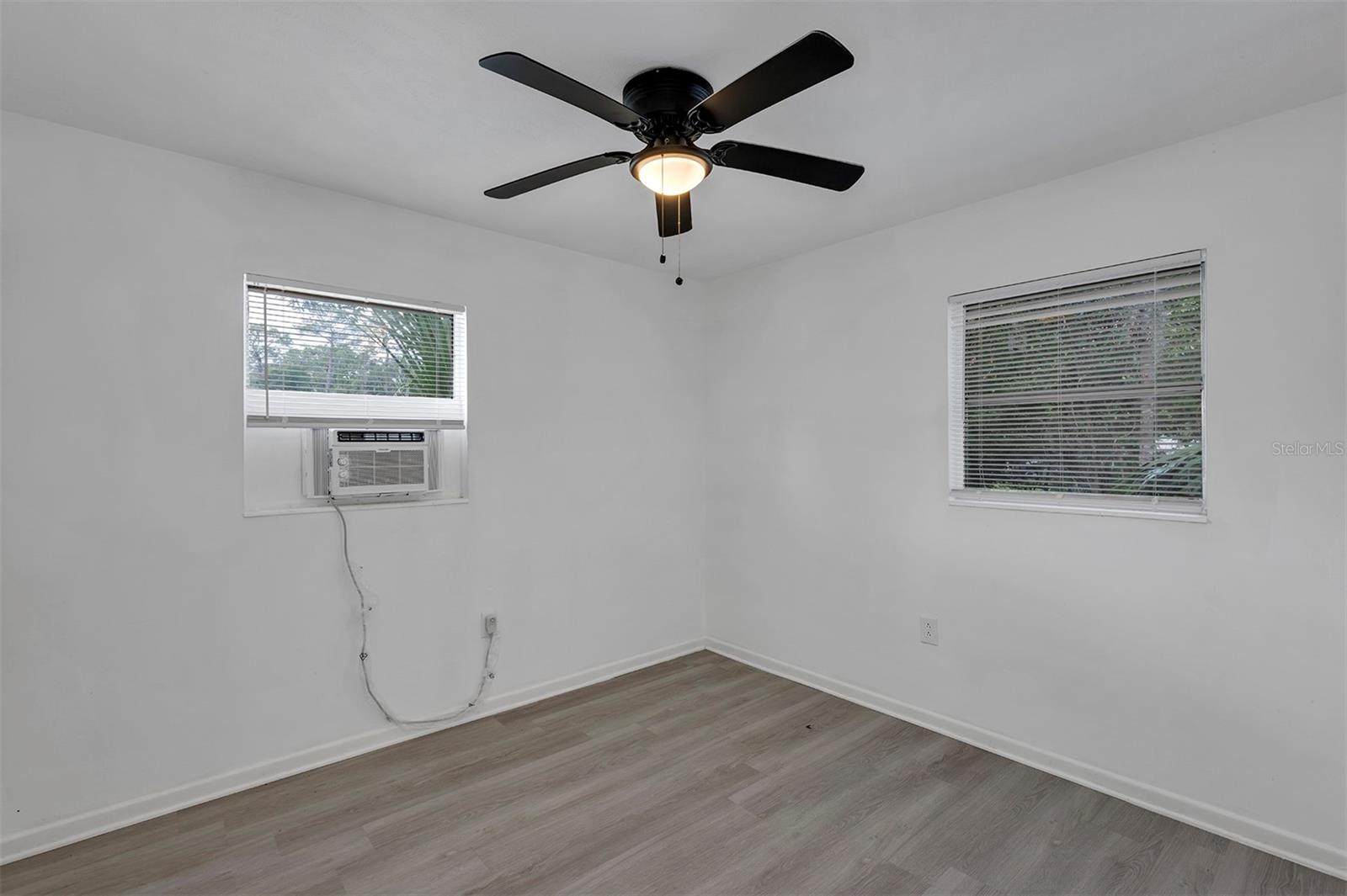 LEESBURG HAMPTON COURT - Residential Lease