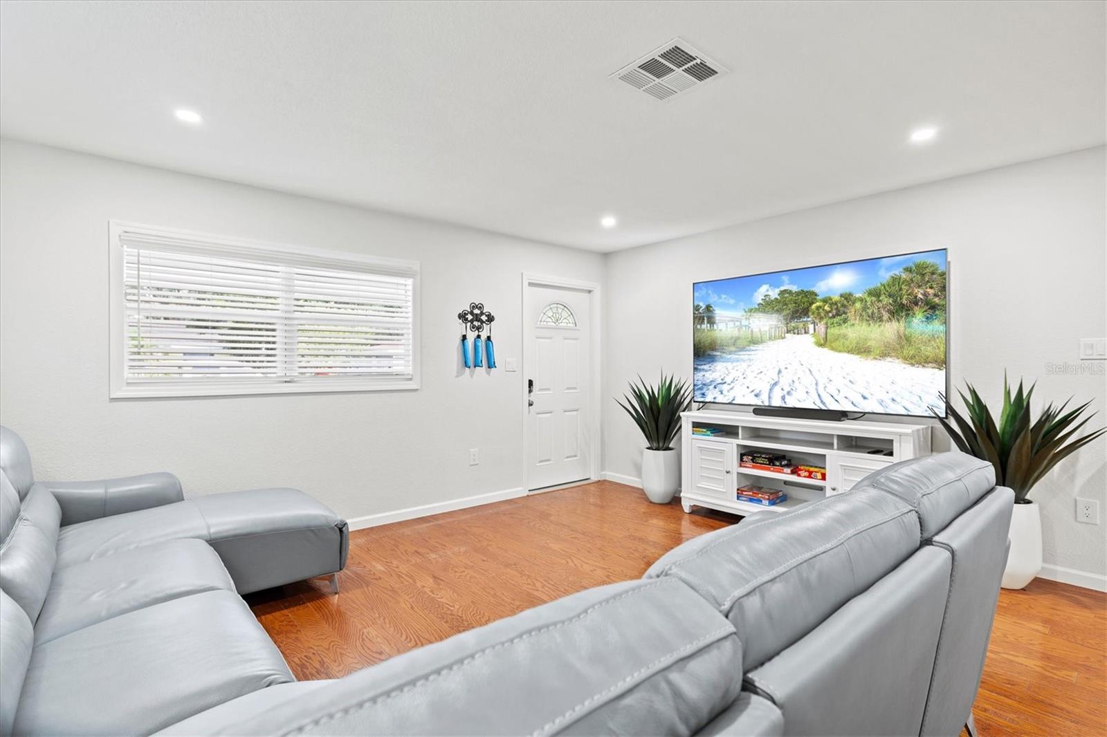 THOMPSON SUB - Residential Lease