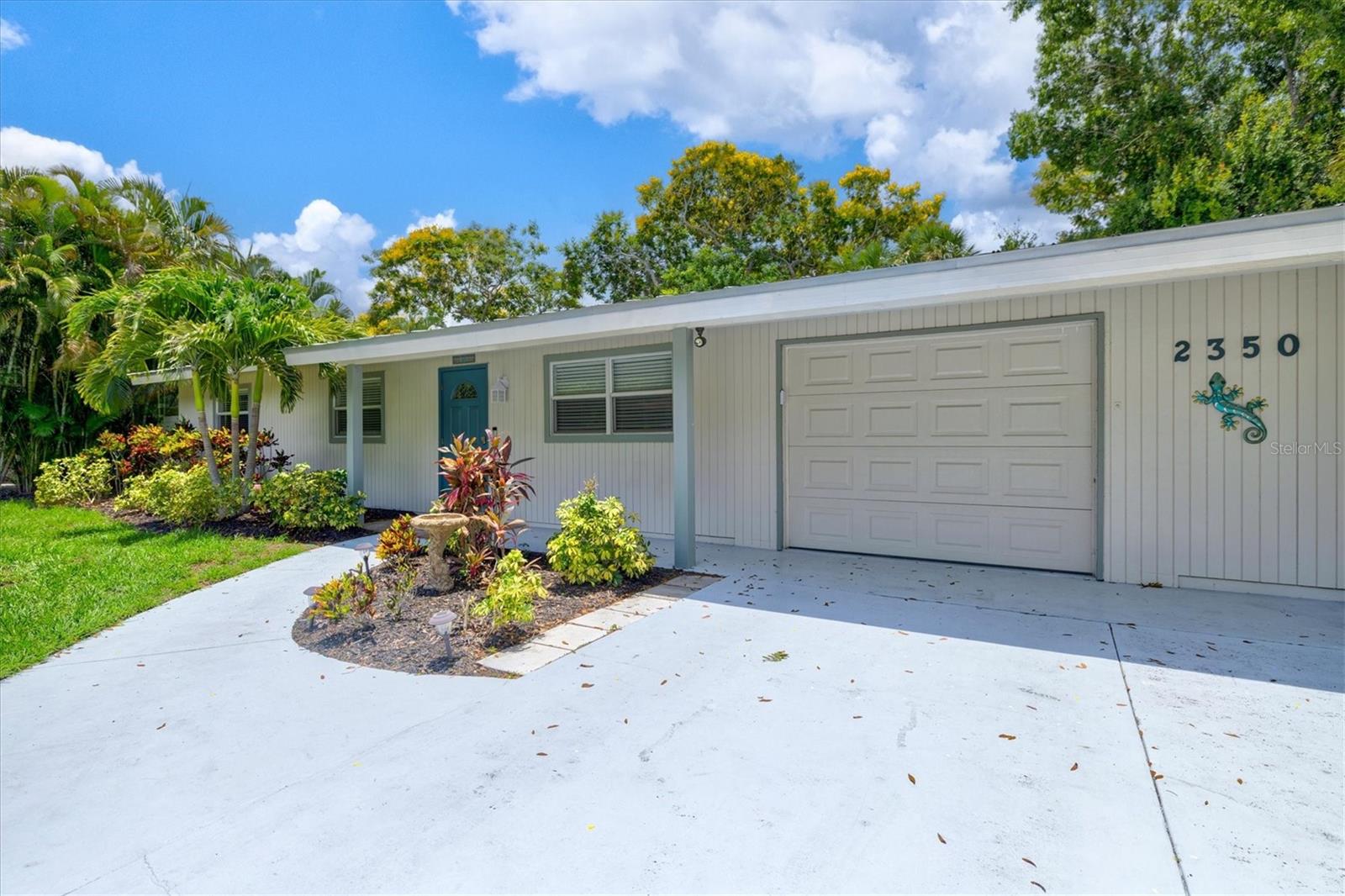 THOMPSON SUB - Residential Lease