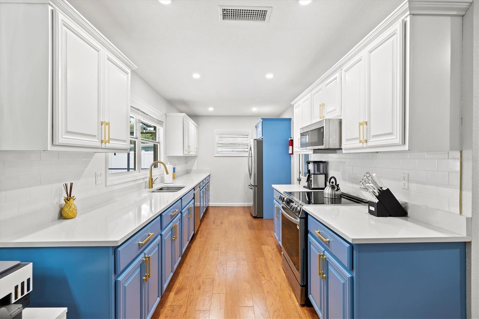 THOMPSON SUB - Residential Lease