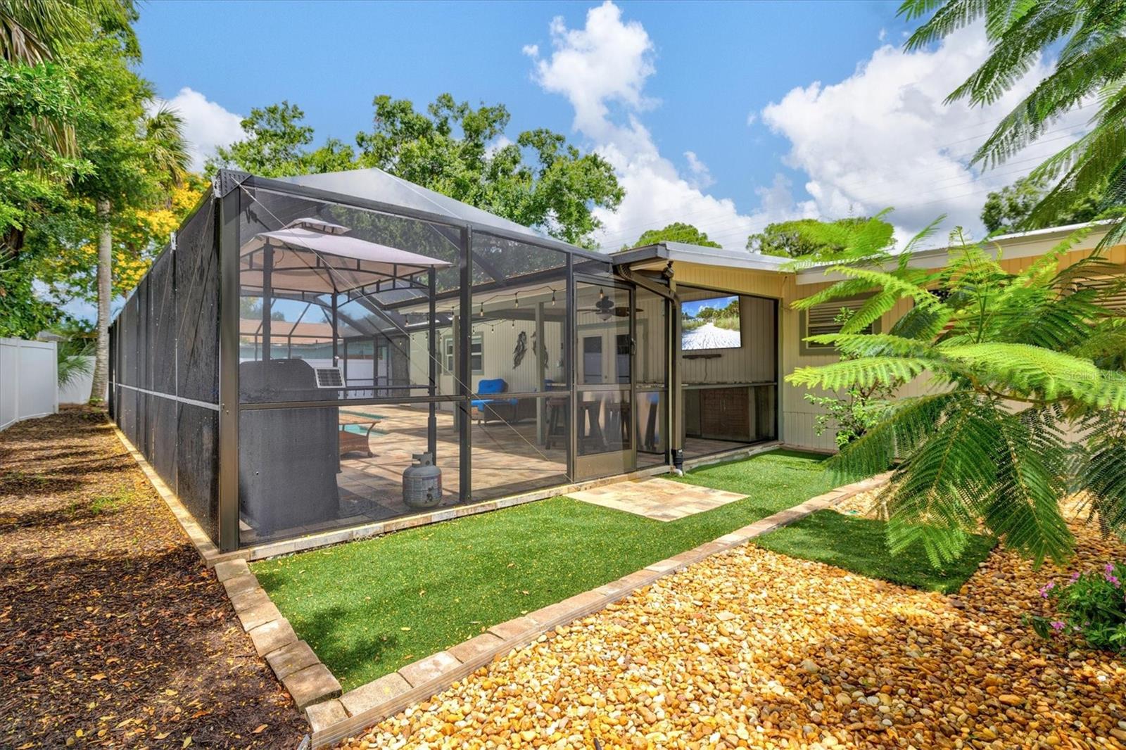 THOMPSON SUB - Residential Lease