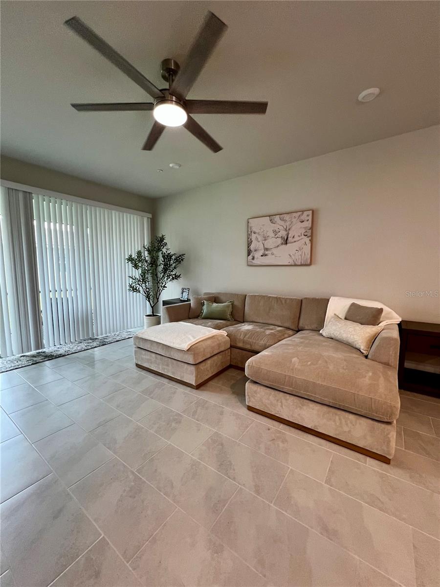SUNSTONE VLG F5 PH 2 - Residential Lease
