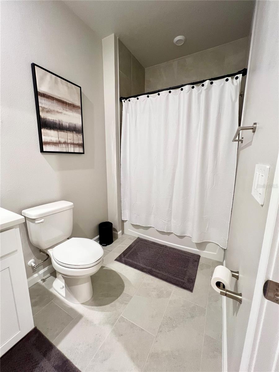 SUNSTONE VLG F5 PH 2 - Residential Lease