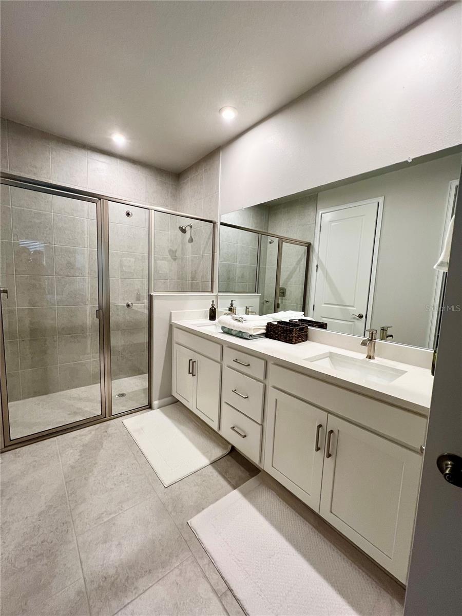 SUNSTONE VLG F5 PH 2 - Residential Lease