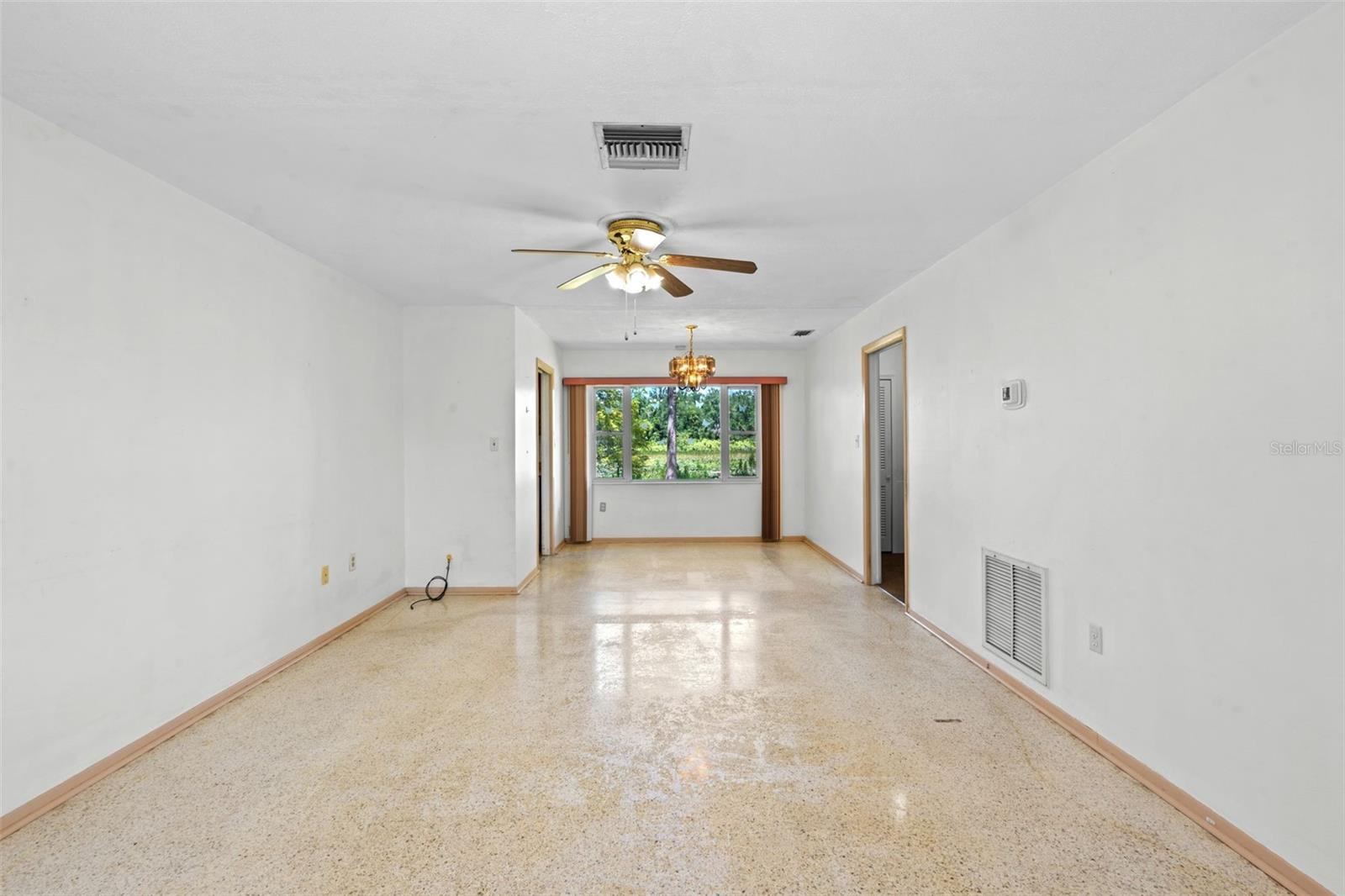 SILVER LAKE PARK - Residential