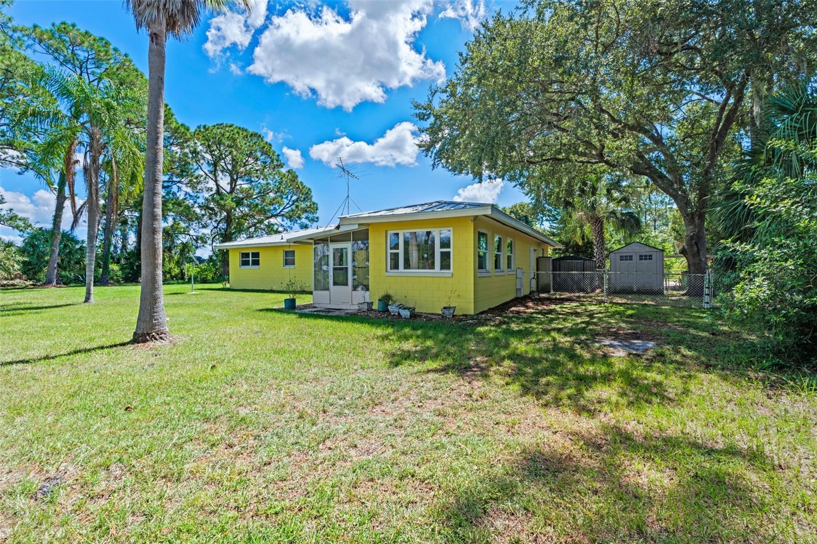 SILVER LAKE PARK - Residential