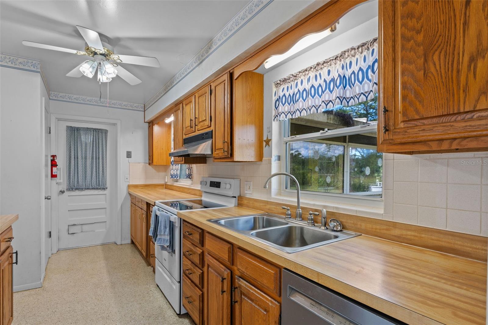 SILVER LAKE PARK - Residential