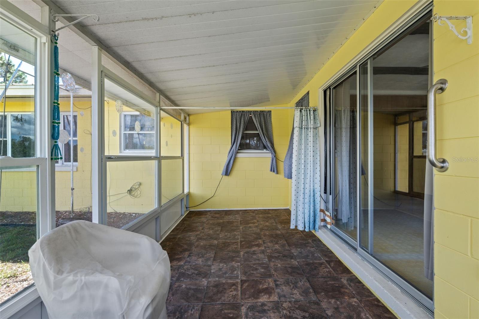 SILVER LAKE PARK - Residential