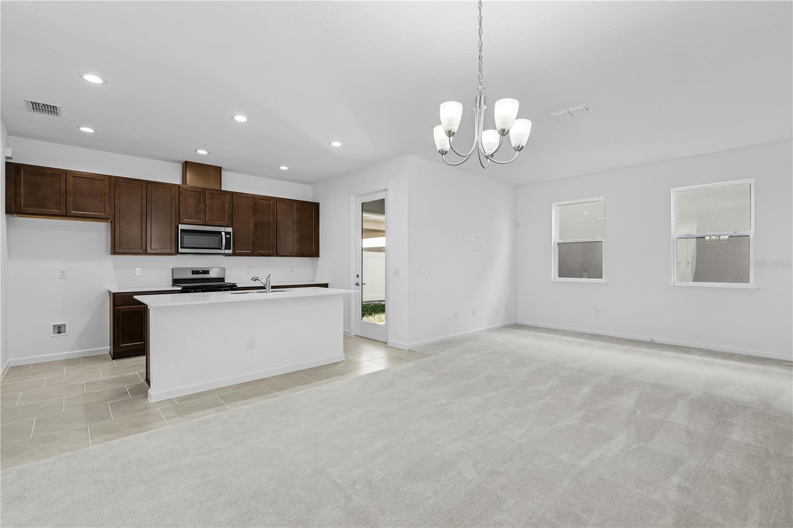 1723 CROWNCREST DRIVE