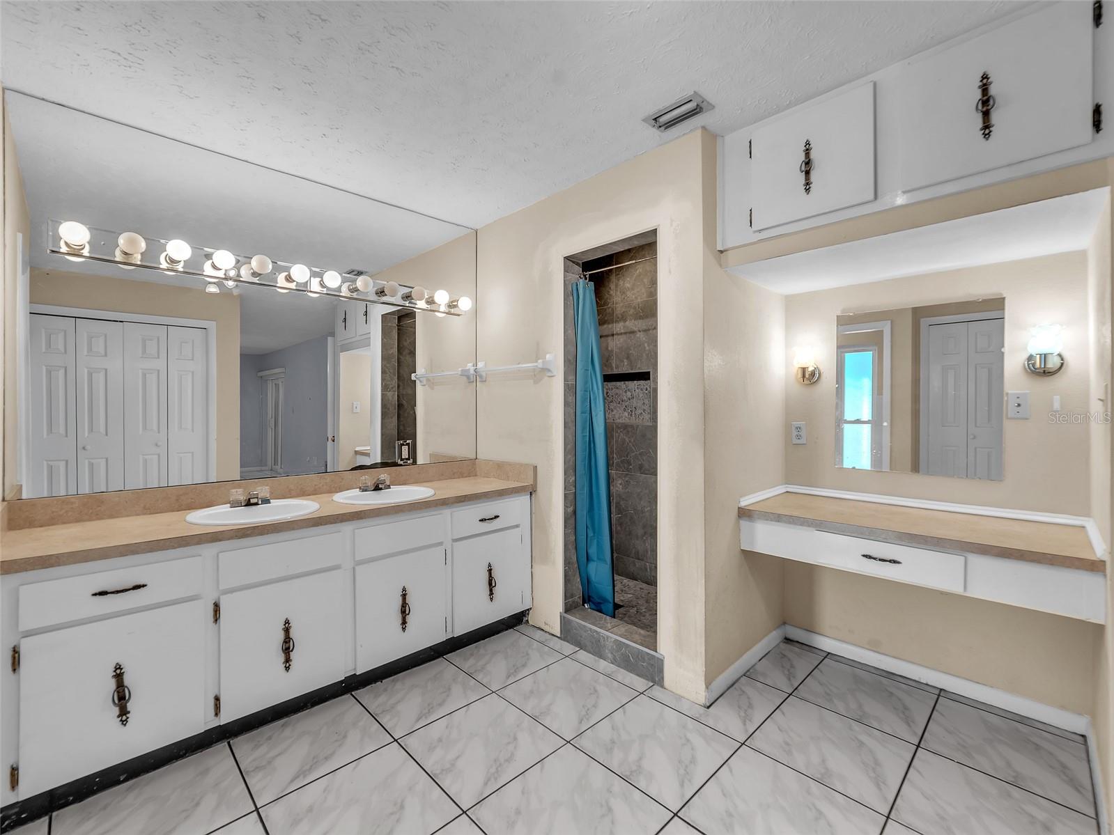 TAMPA DOWNS HEIGHTS - Residential