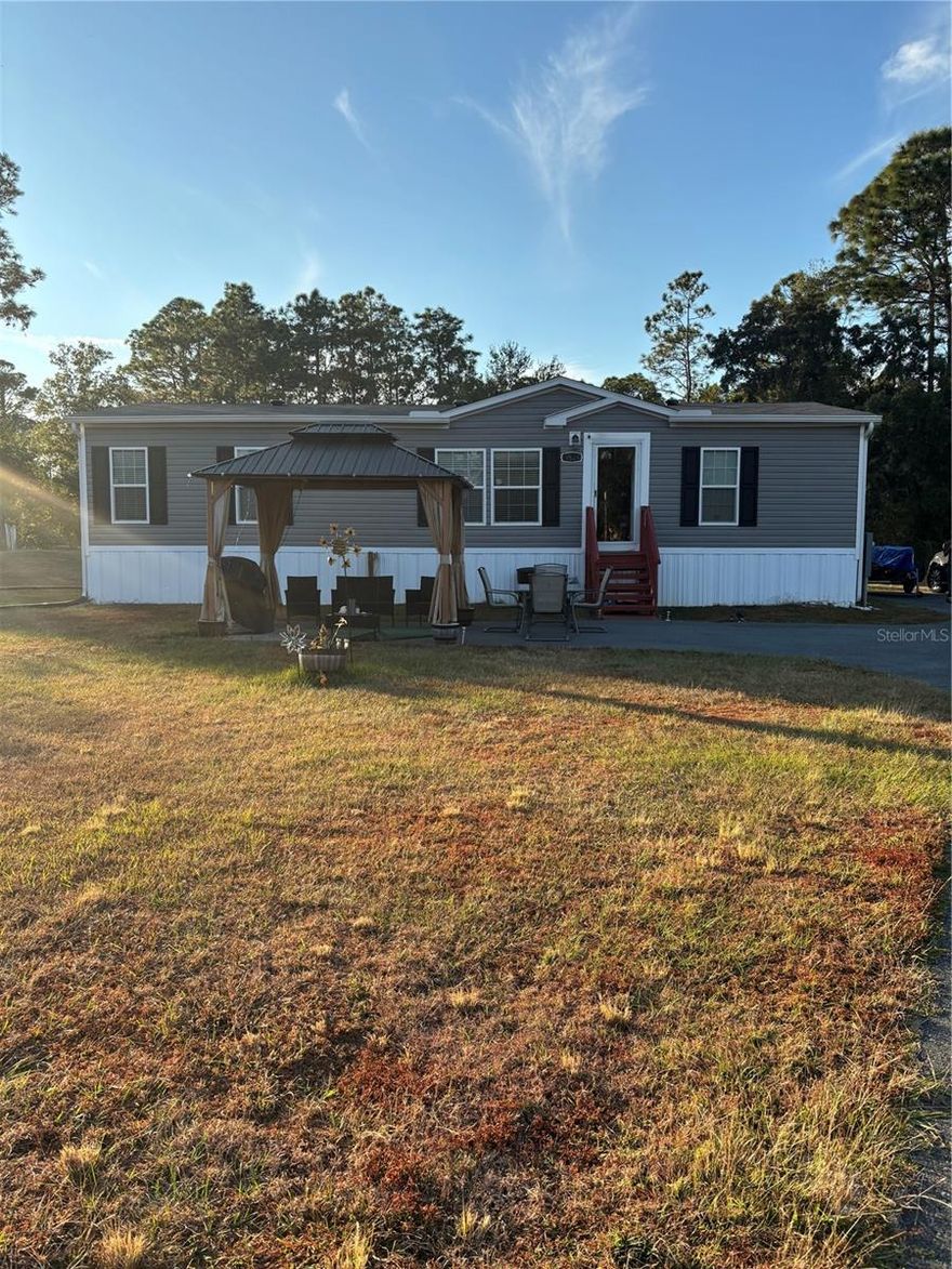 MOTIVATED SELLER!!!
Welcome to this 3 Bedroom 2 Bathroom MH on .49 acres. The Open Concept Kitchen that has lots of cabinet and countertop space. Also has a Pantry for that extra storage. The Livinigroom and Dining area has plenty of space for all the family gatherings. The Master Bedroom on opposite side of the home with separate master bathroom. The Master Bathroom has a nice relaxing garden tub and separate walk in shower and dual sinks. The Additional Bedrooms are on the separate side of the home giving family,friends or office space plenty of privacy. The Inside Laundry room makes life much easier. The Shed is a great place to make into the workshop or toll storage. Schedule a Showing!!