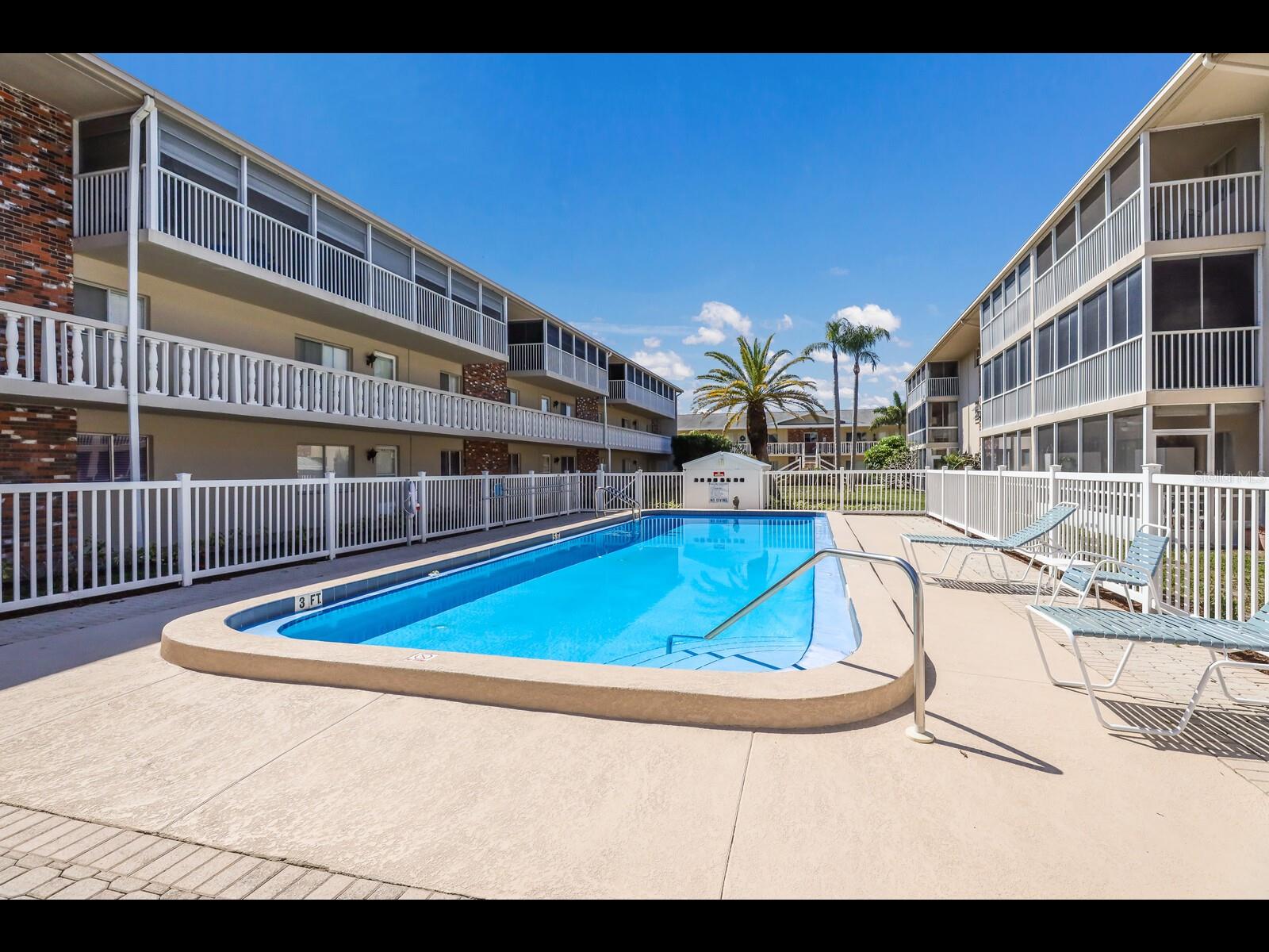 SUNLAND APTS - Residential