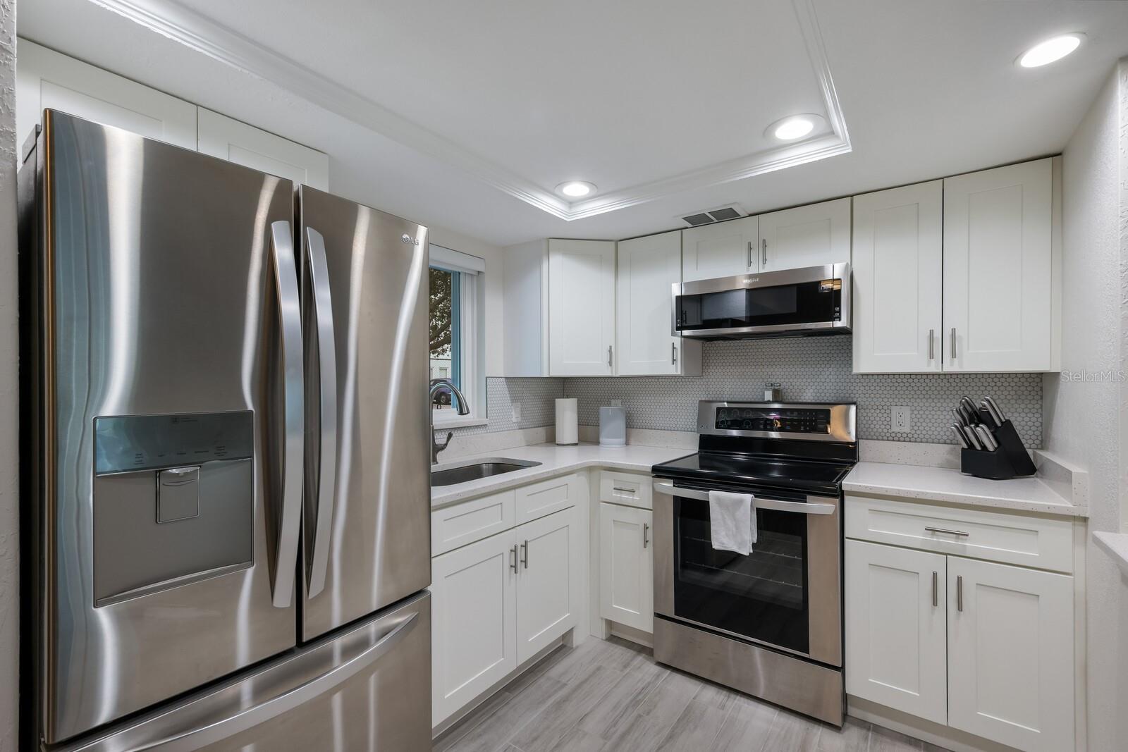 SUNLAND APTS - Residential