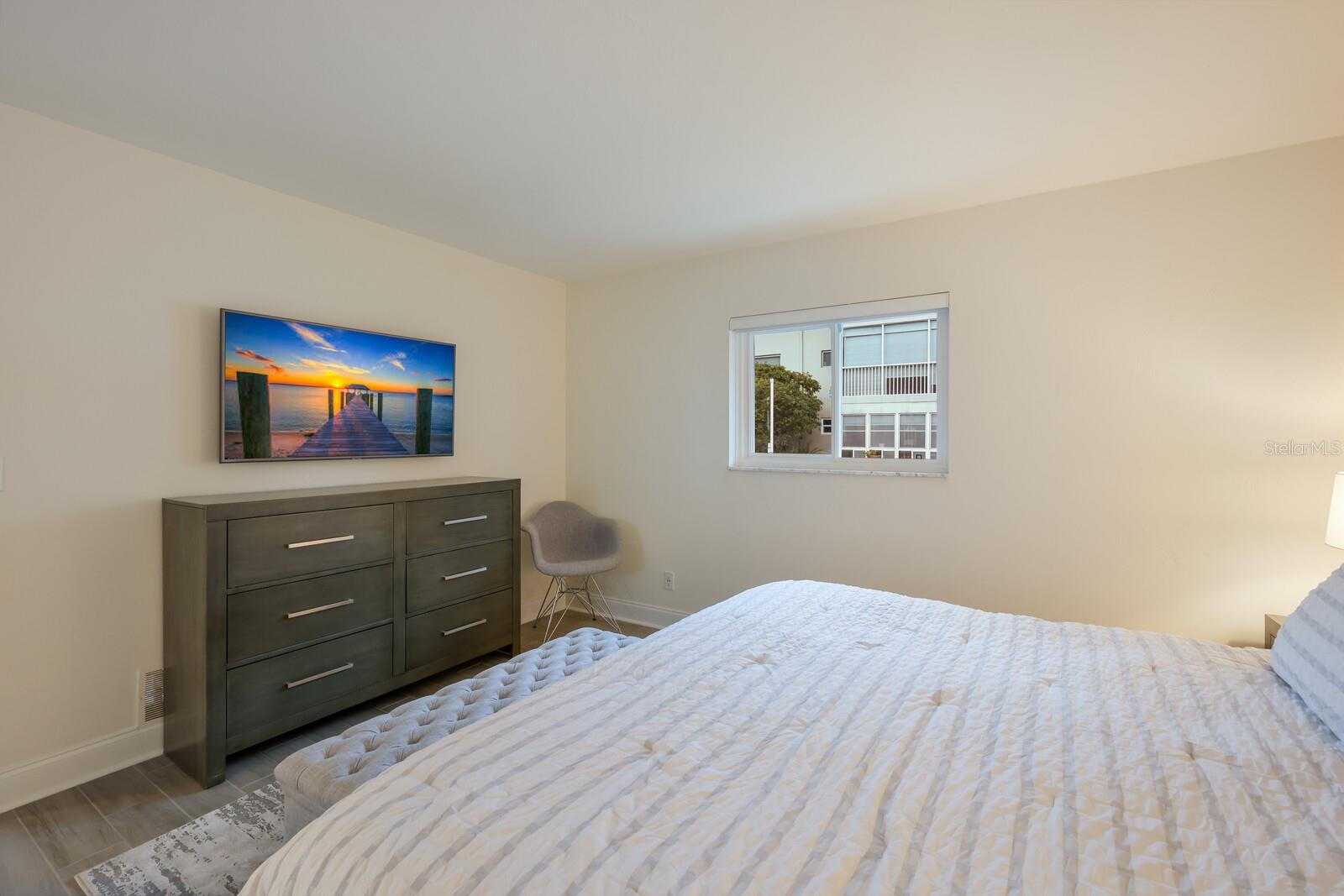 SUNLAND APTS - Residential