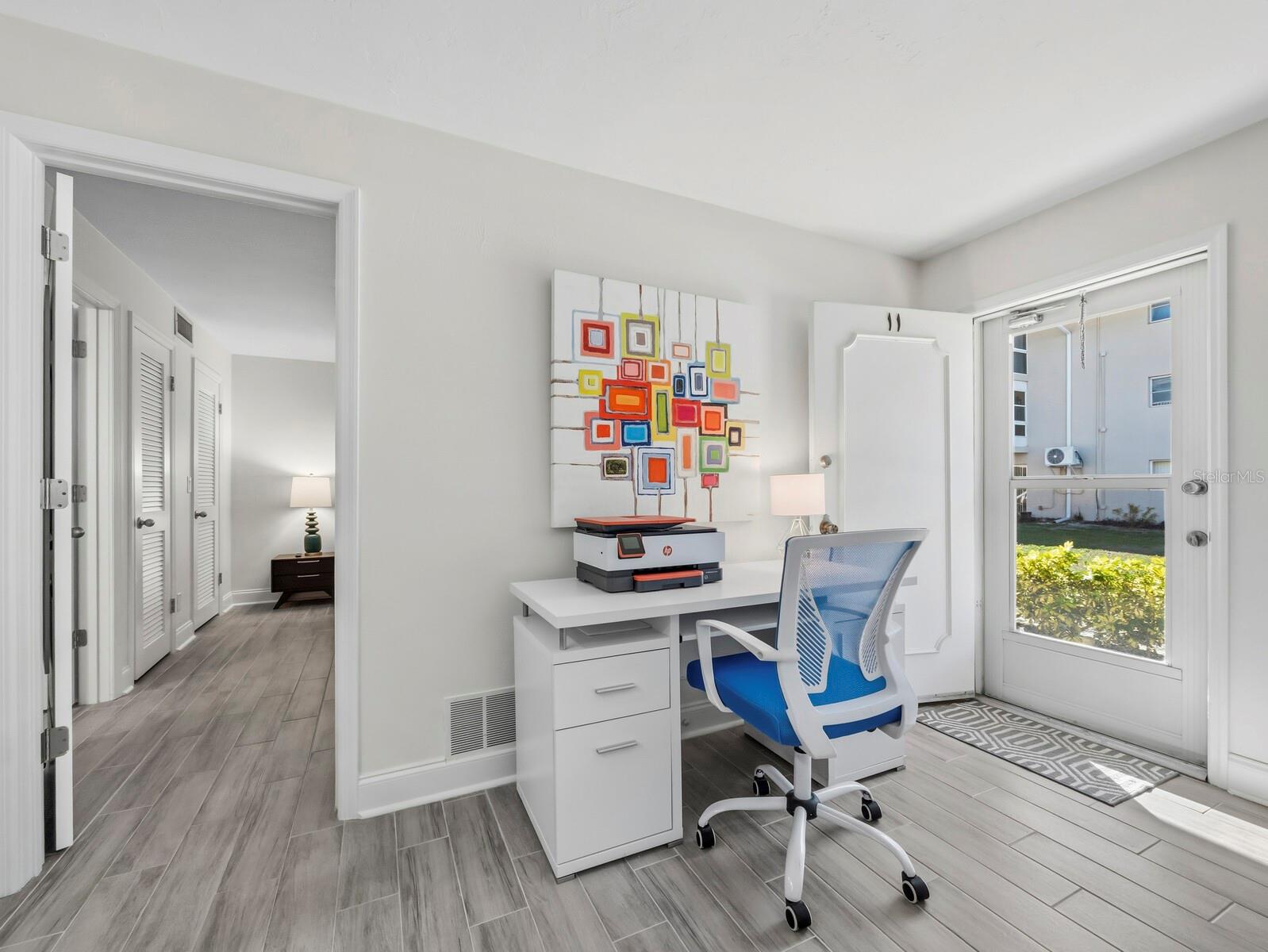 SUNLAND APTS - Residential