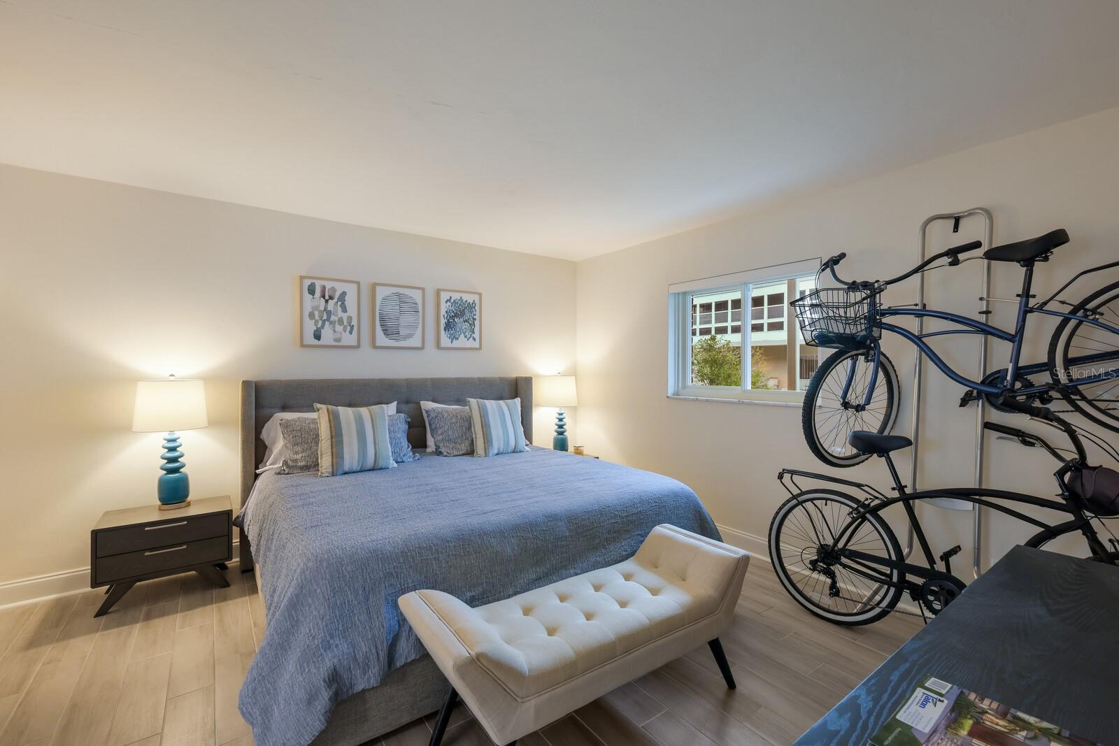 SUNLAND APTS - Residential