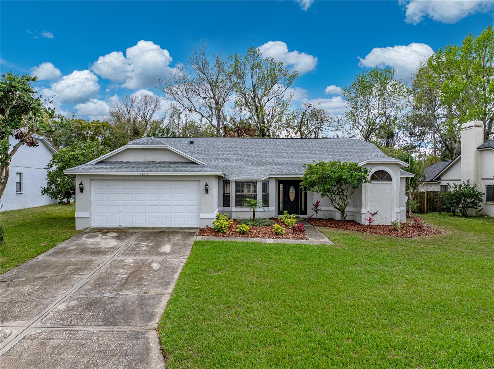 2745 HORSESHOE DRIVE