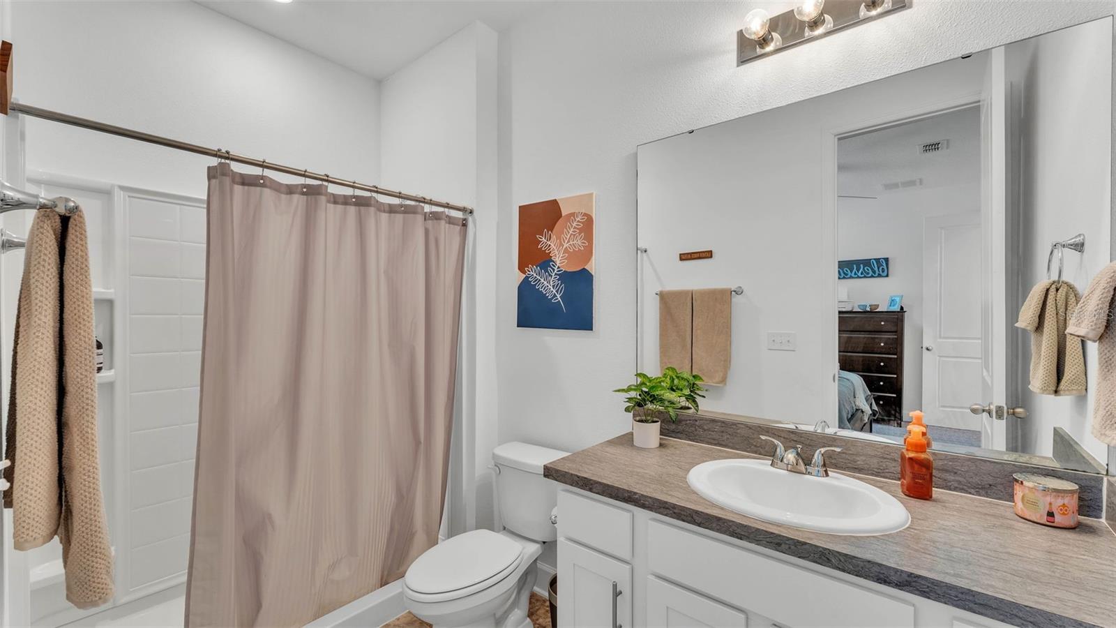 VISTA DEL LAGO PH II REP - Residential