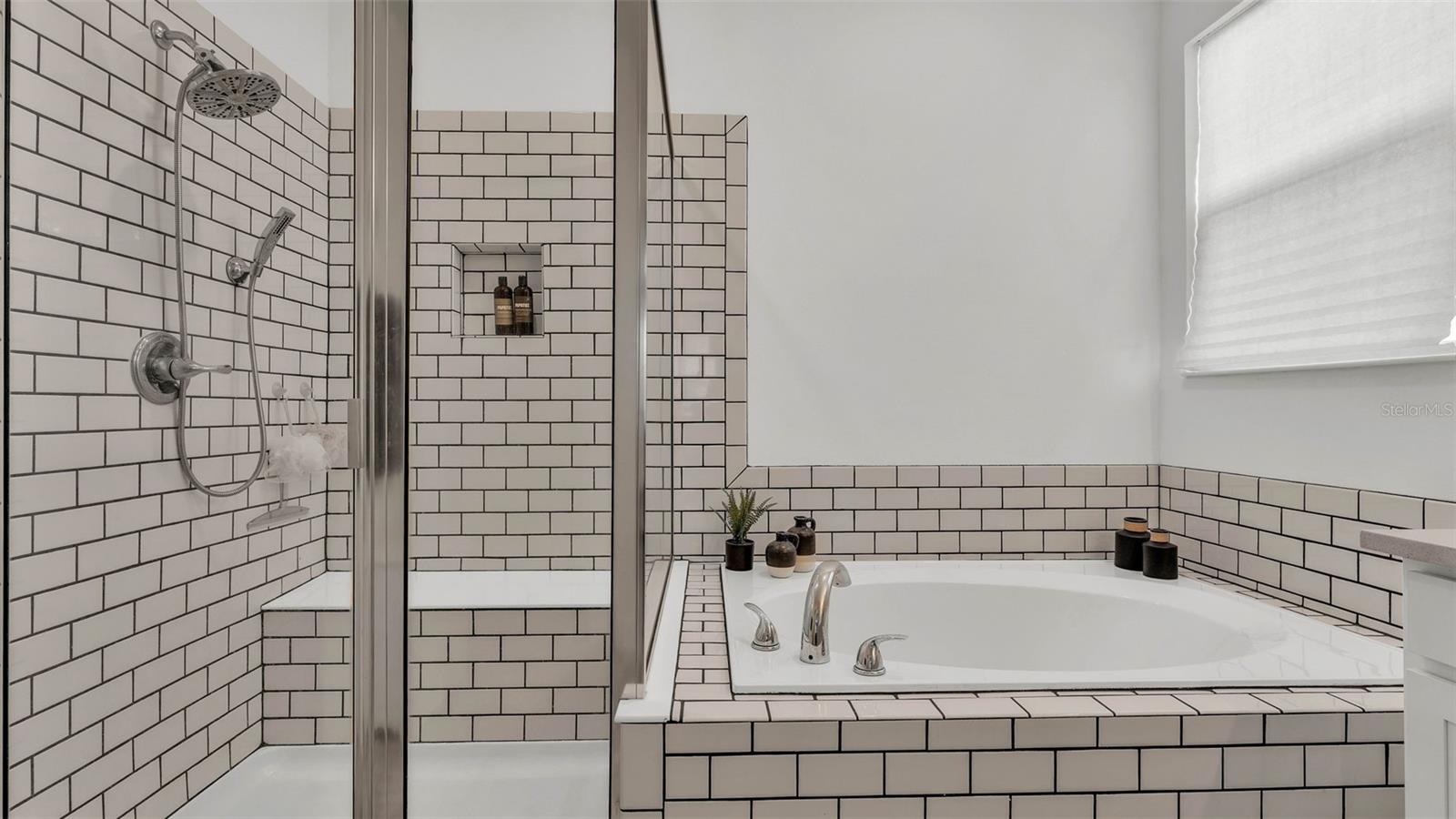 VISTA DEL LAGO PH II REP - Residential