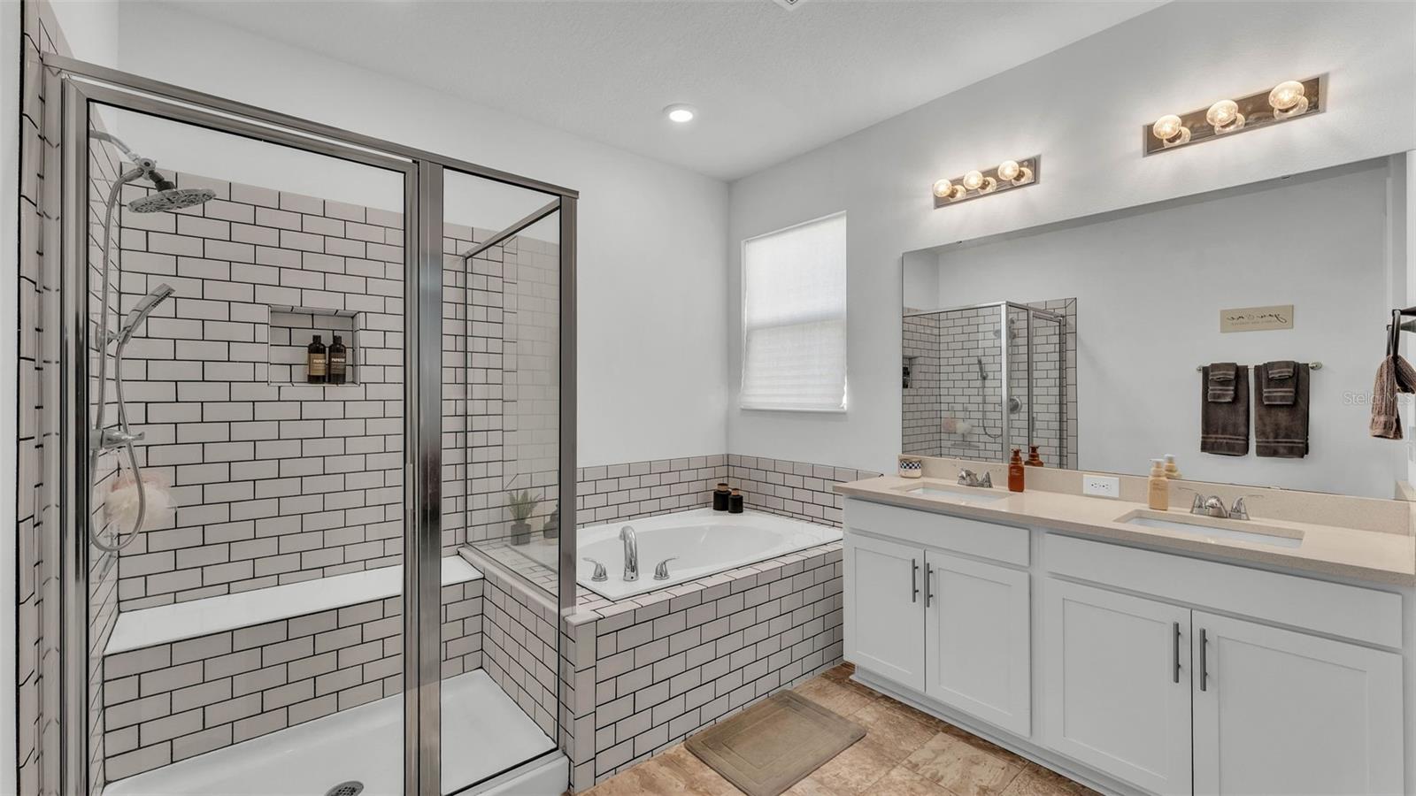 VISTA DEL LAGO PH II REP - Residential