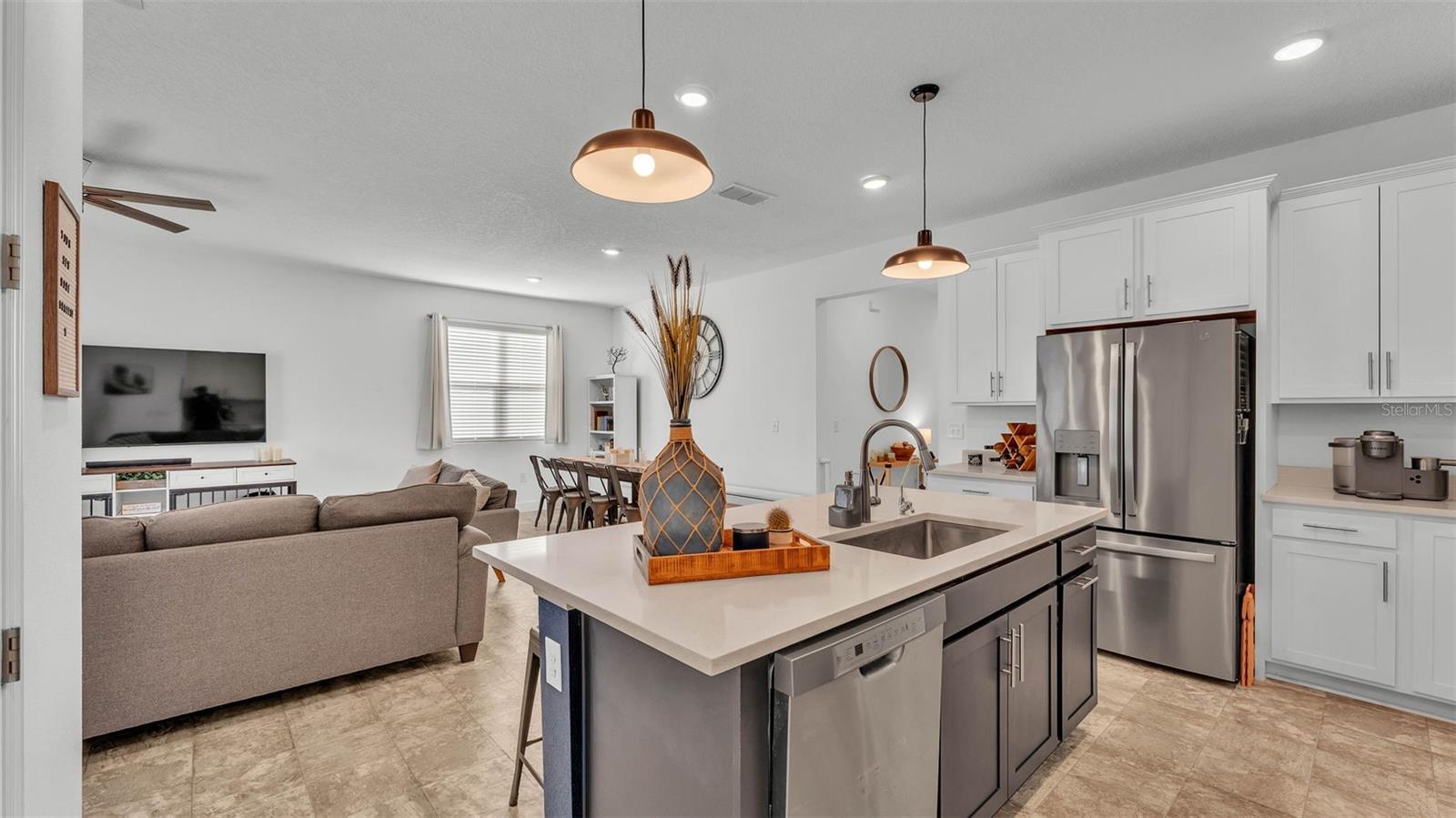 VISTA DEL LAGO PH II REP - Residential