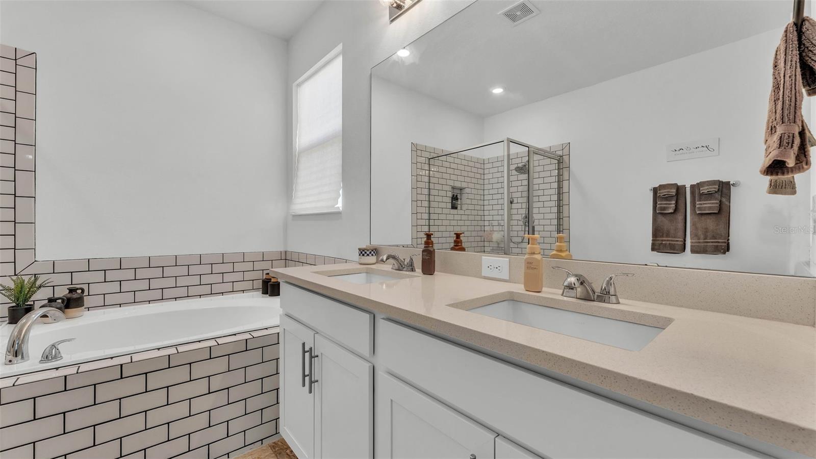 VISTA DEL LAGO PH II REP - Residential