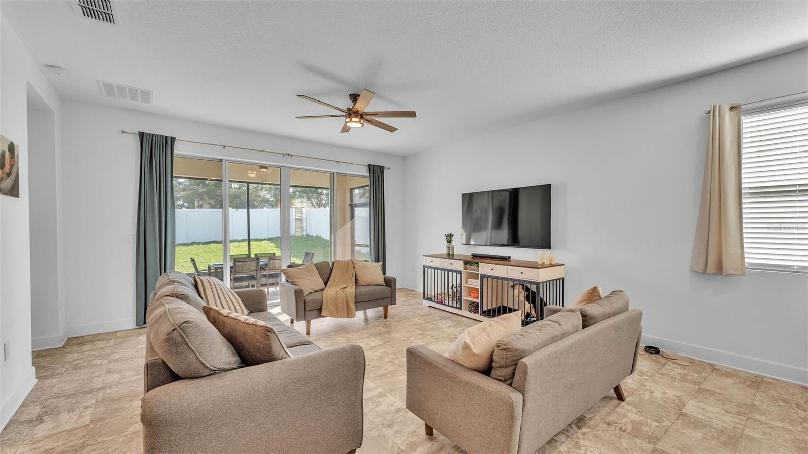 VISTA DEL LAGO PH II REP - Residential