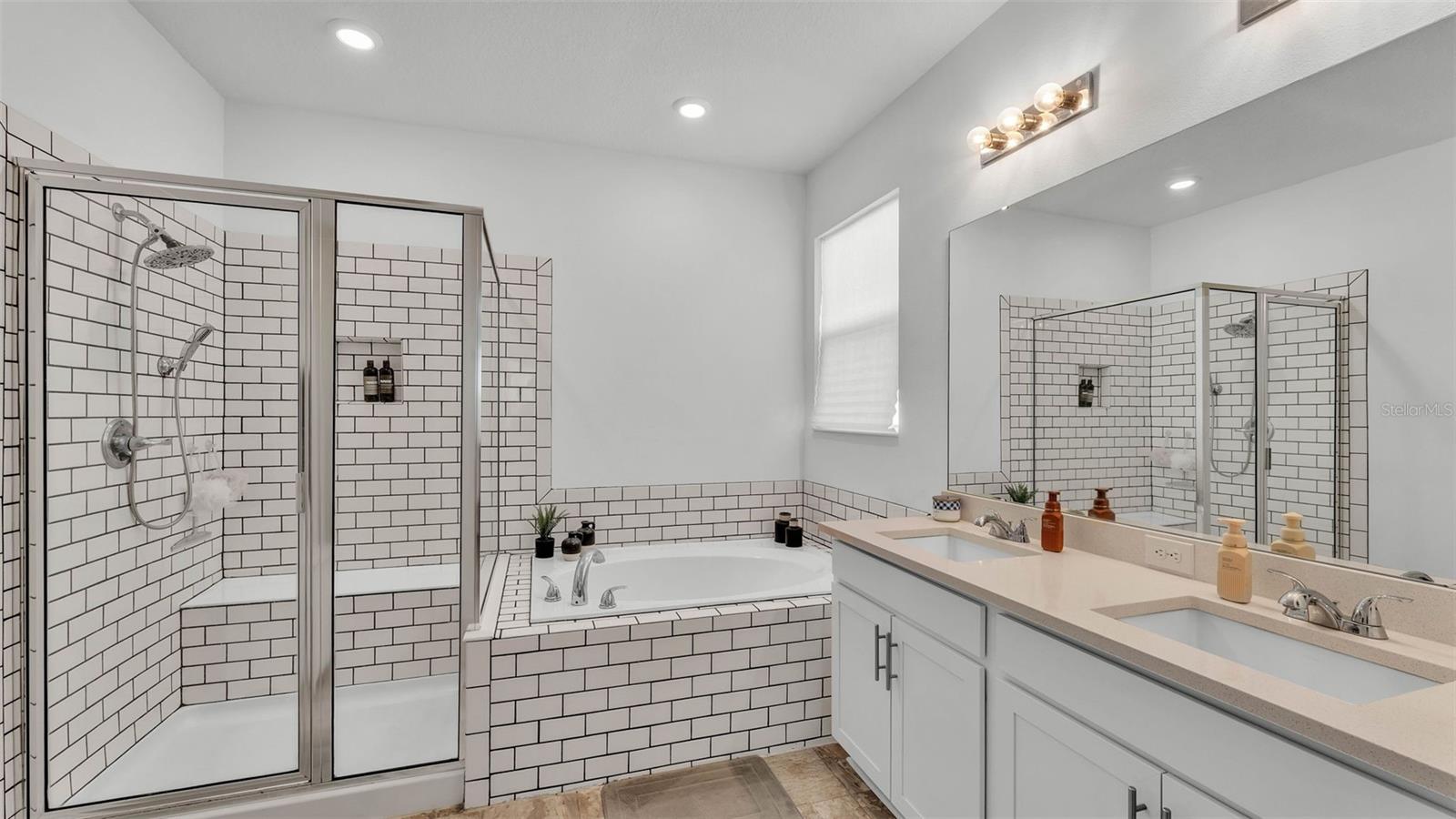 VISTA DEL LAGO PH II REP - Residential