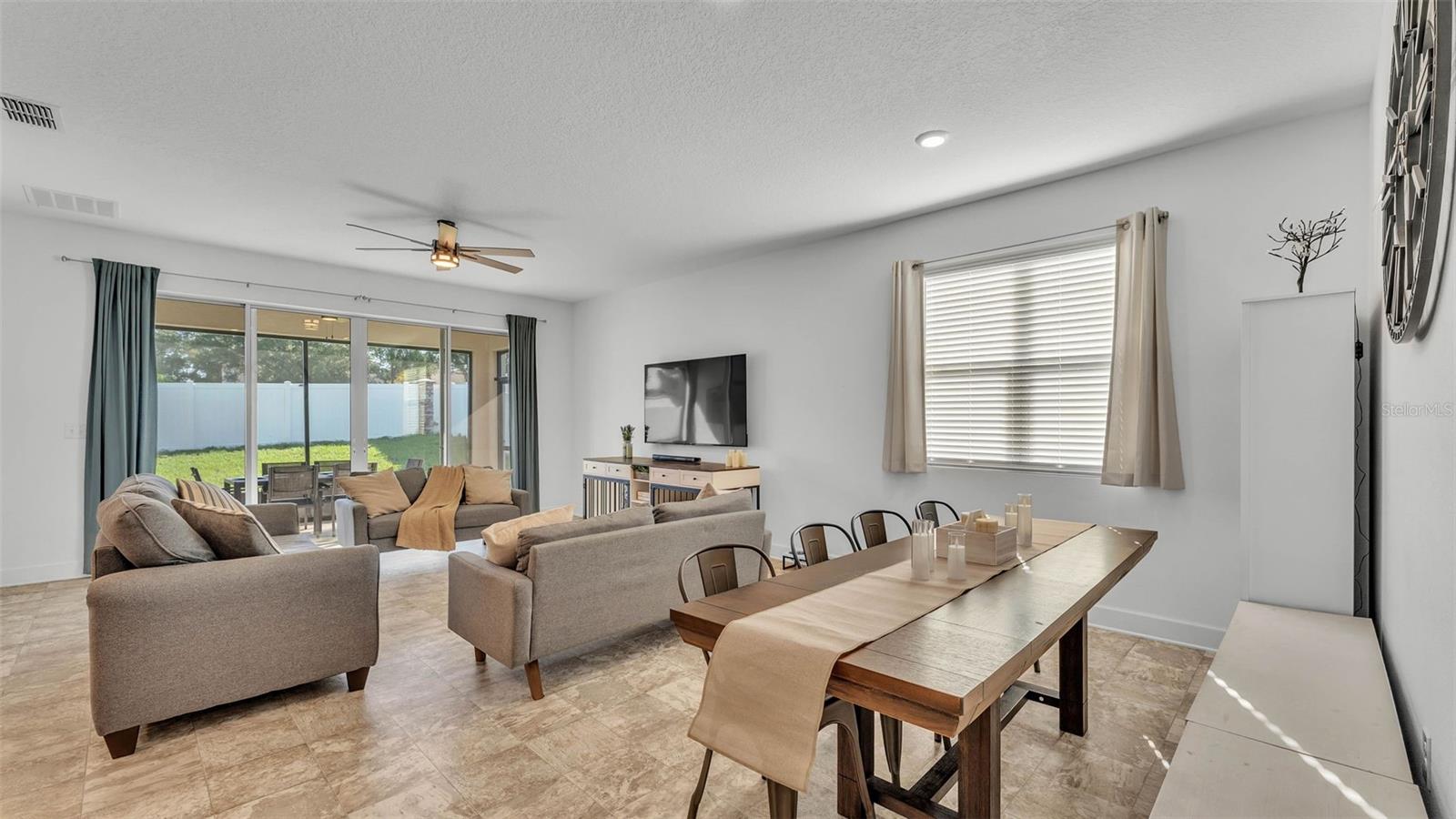 VISTA DEL LAGO PH II REP - Residential