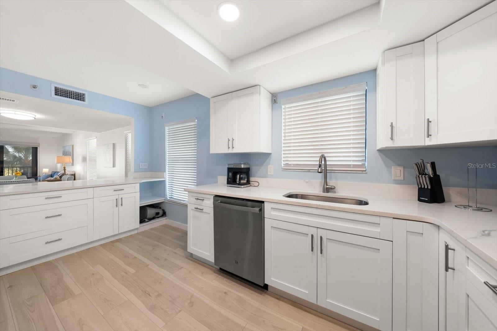 REFLECTIONS ON THE GULF CONDO - Residential