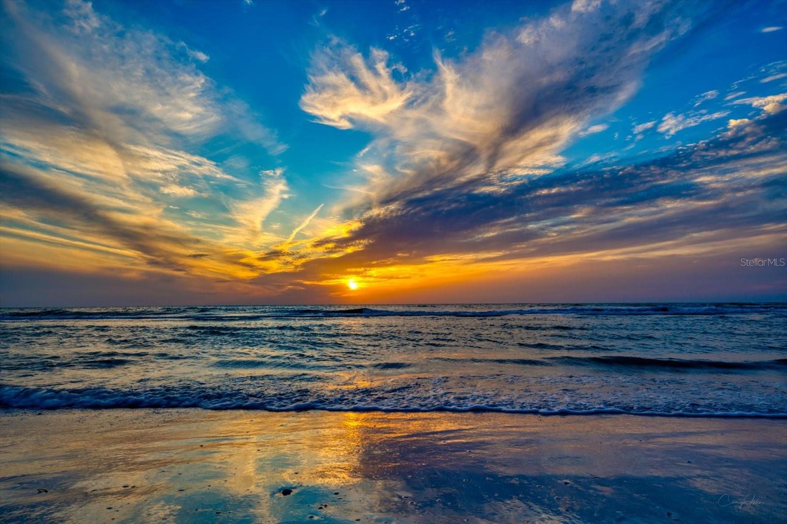 REFLECTIONS ON THE GULF CONDO - Residential