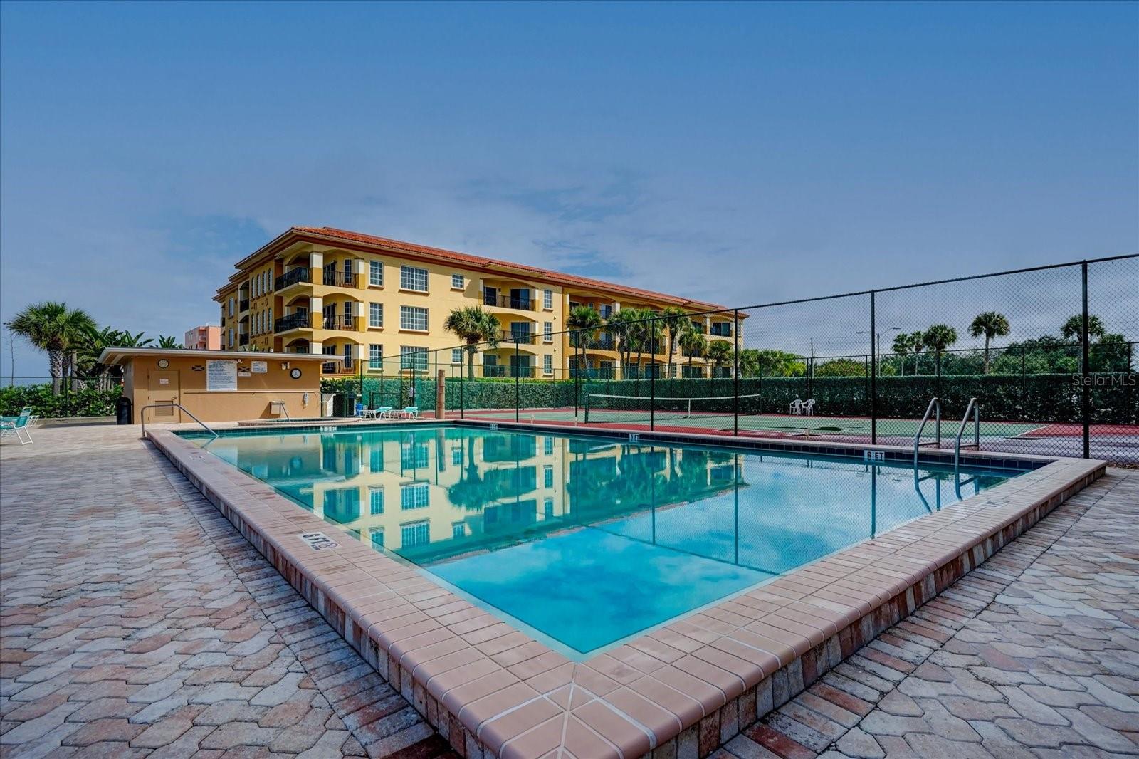 REFLECTIONS ON THE GULF CONDO - Residential