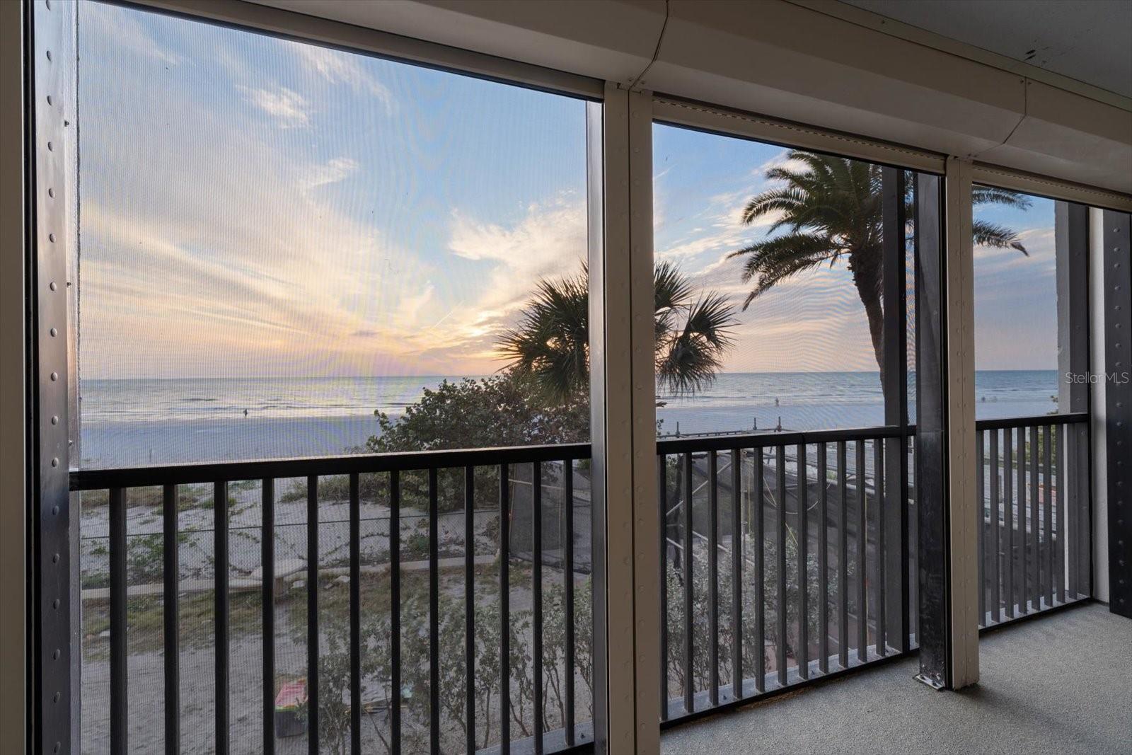 REFLECTIONS ON THE GULF CONDO - Residential
