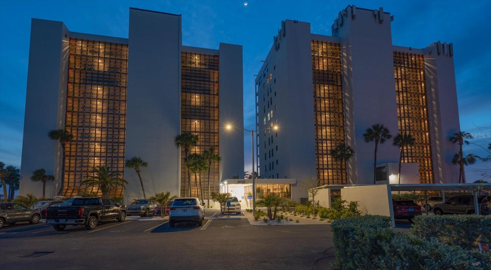 REFLECTIONS ON THE GULF CONDO - Residential