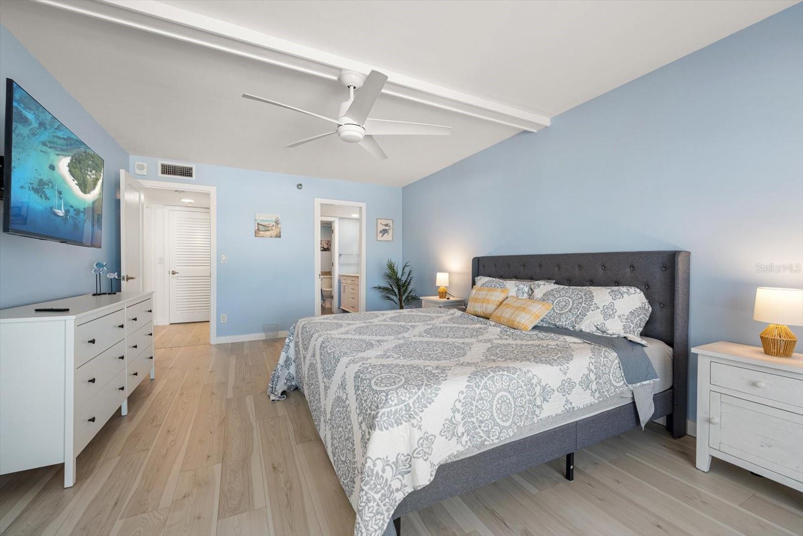 REFLECTIONS ON THE GULF CONDO - Residential