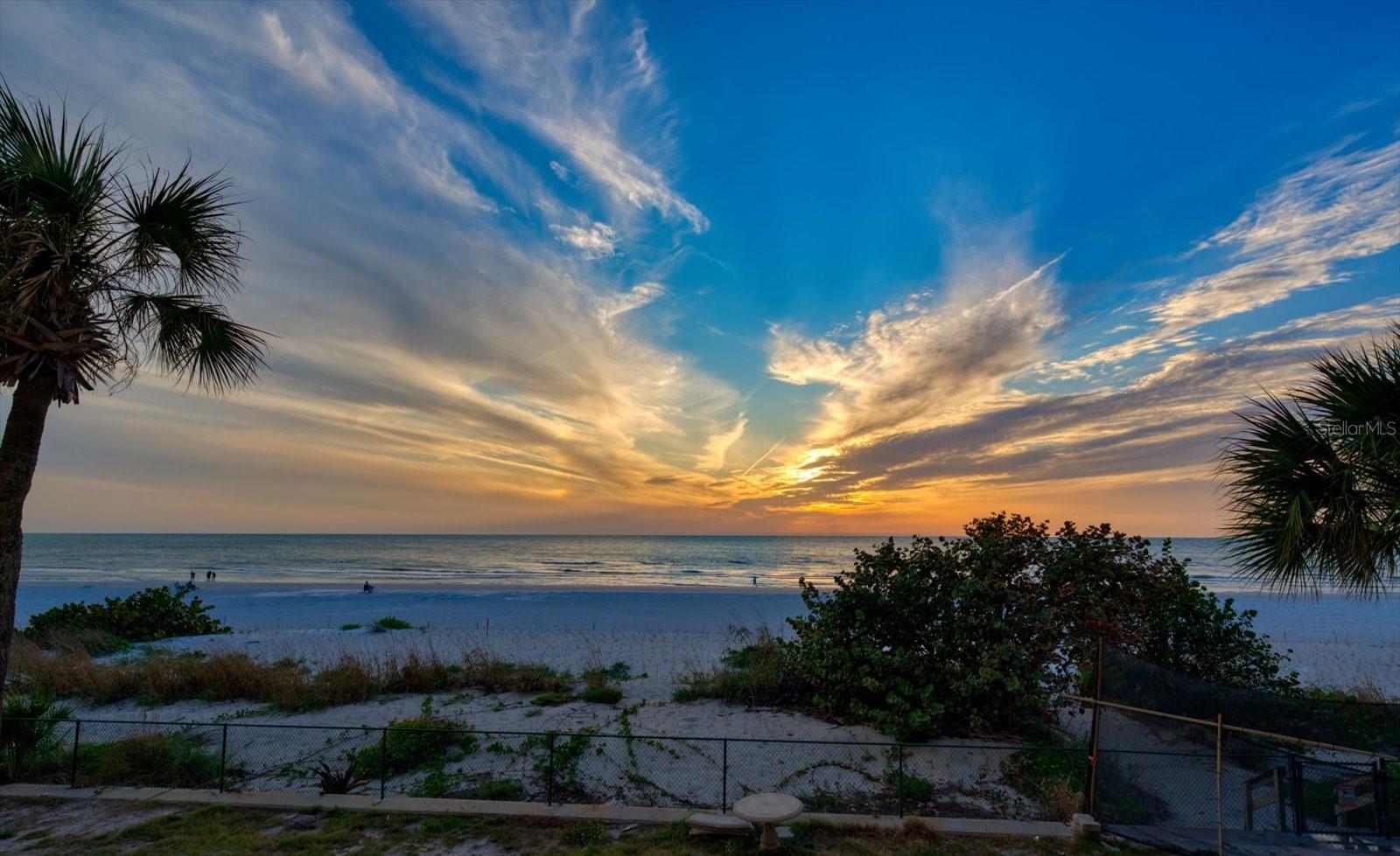 REFLECTIONS ON THE GULF CONDO - Residential