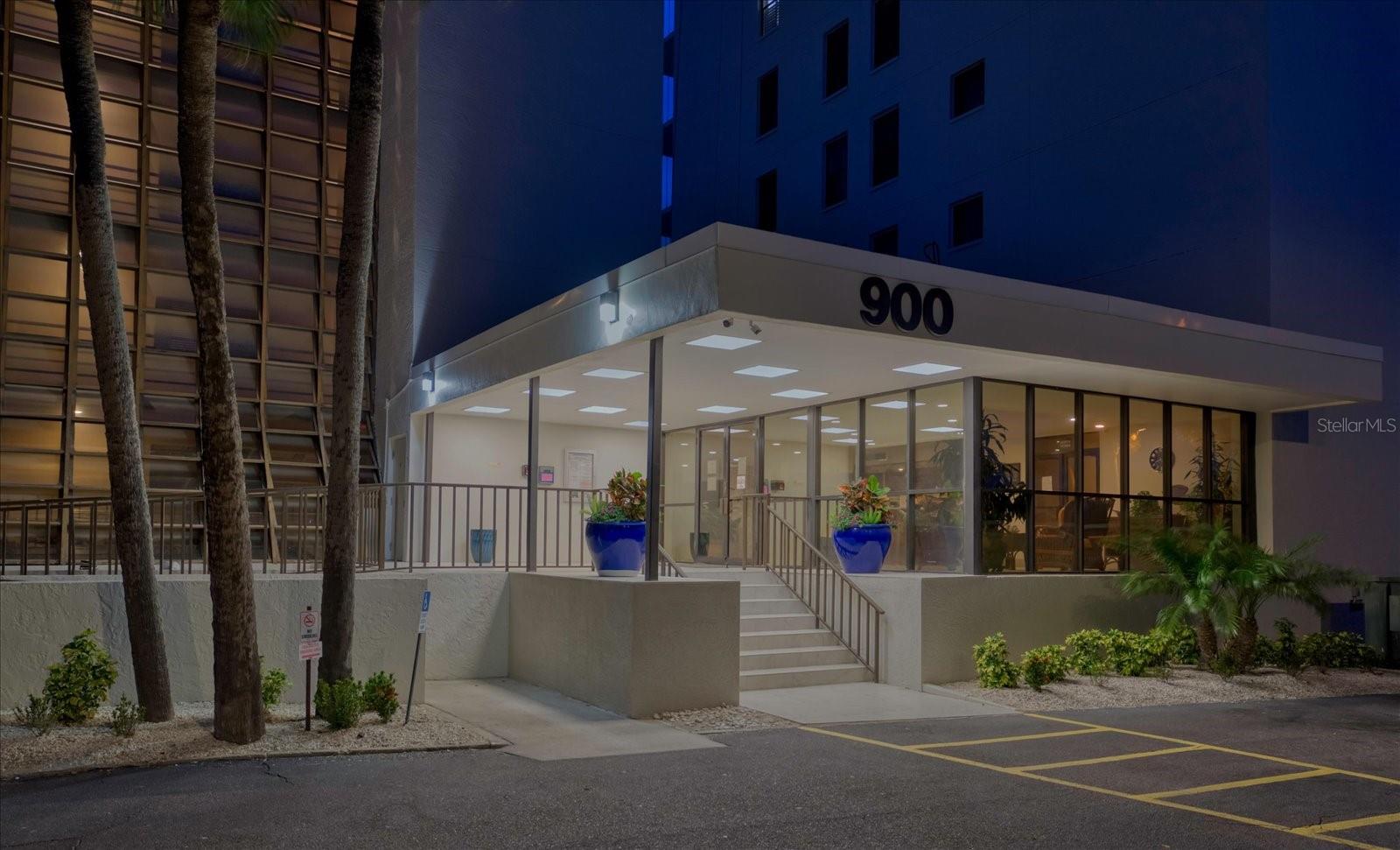REFLECTIONS ON THE GULF CONDO - Residential