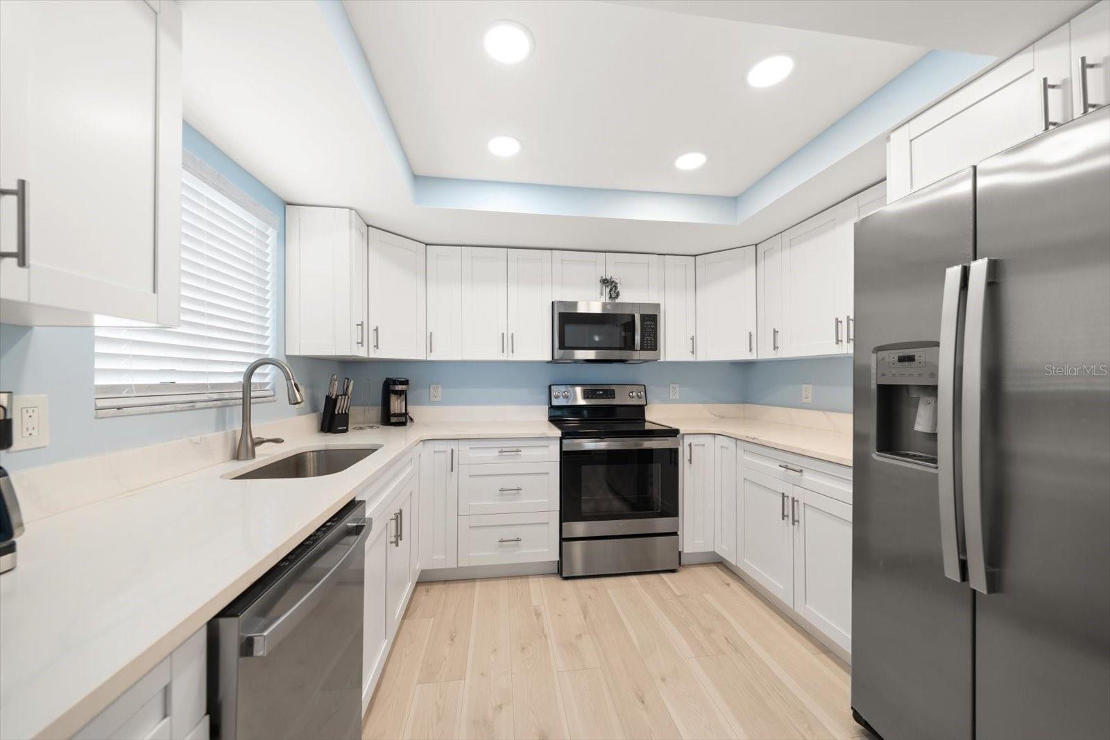 REFLECTIONS ON THE GULF CONDO - Residential