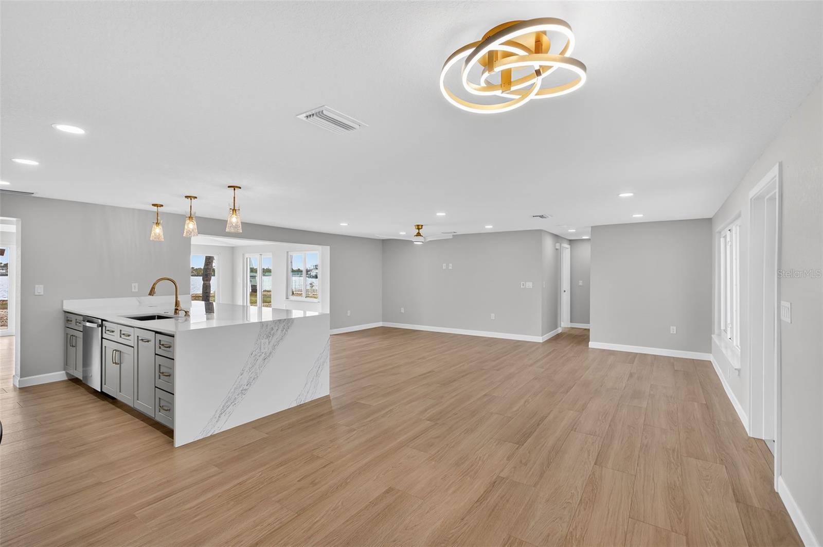 POINT PINES - Residential