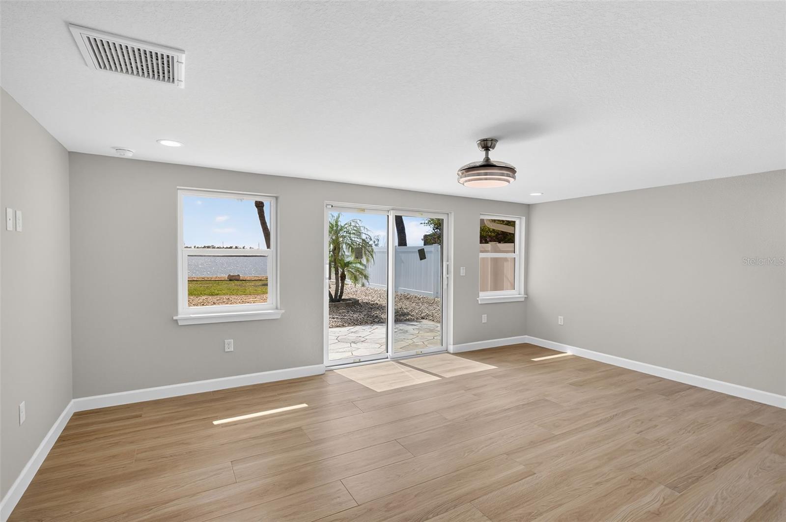 POINT PINES - Residential