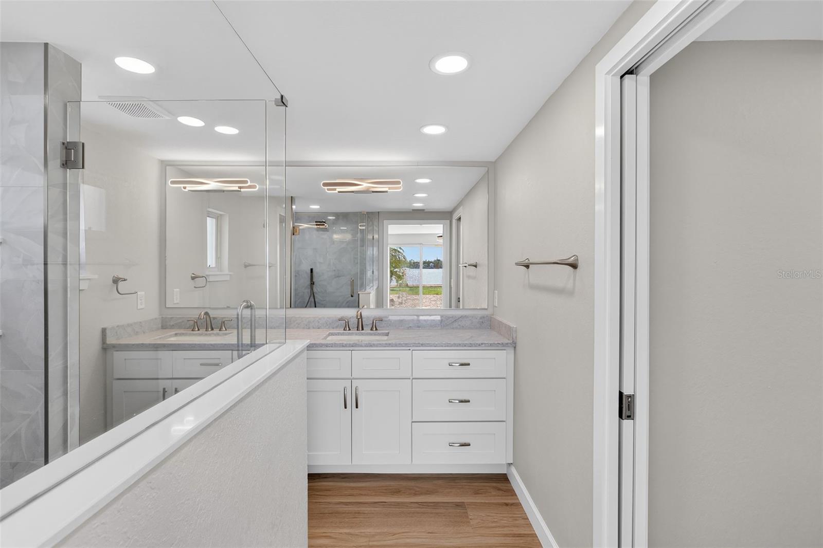 POINT PINES - Residential