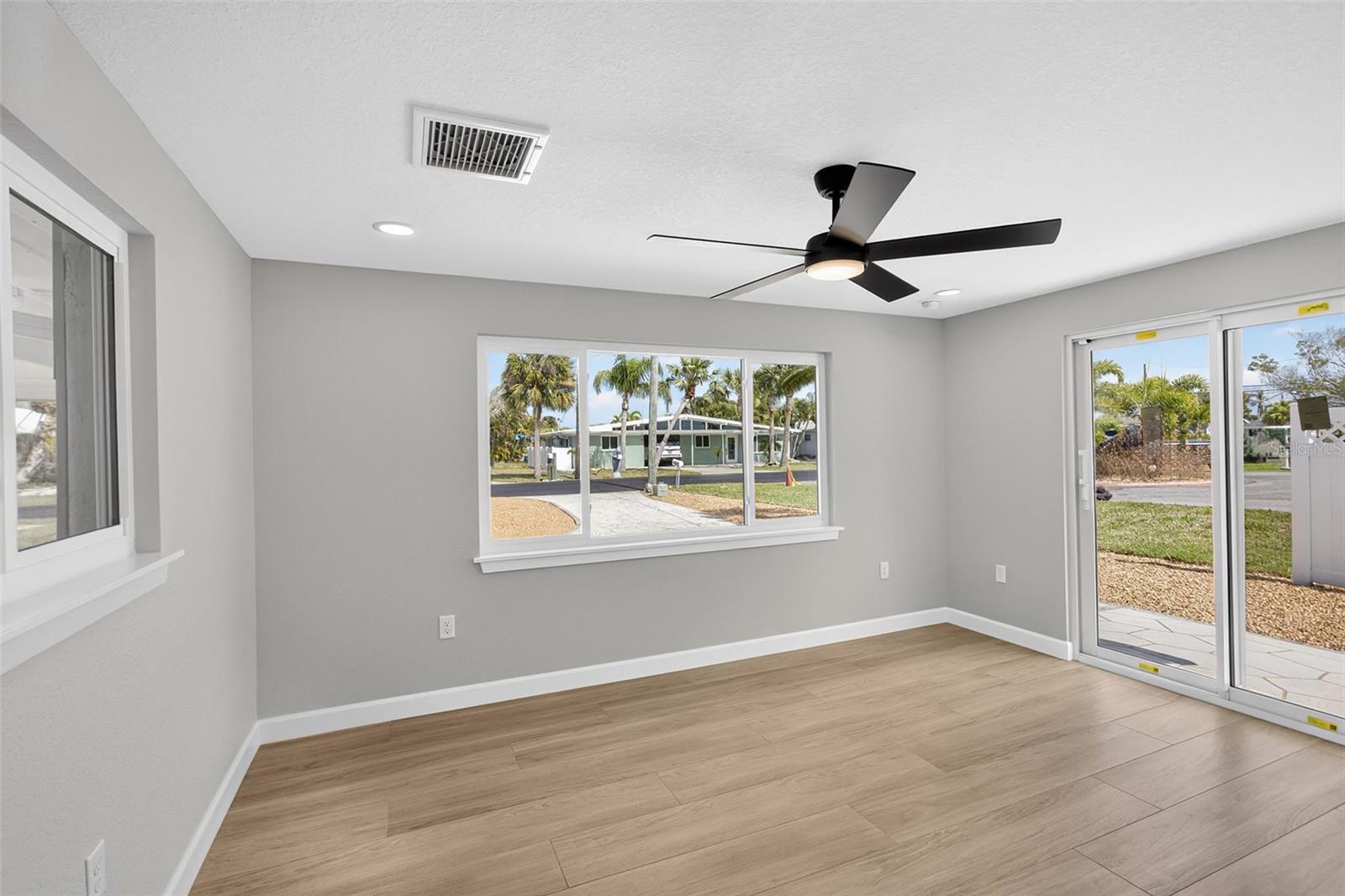 POINT PINES - Residential