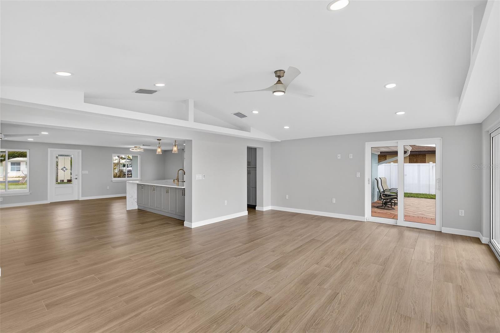 POINT PINES - Residential