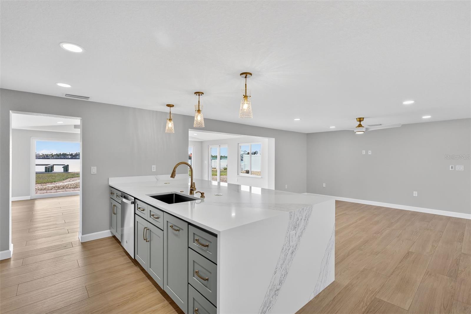 POINT PINES - Residential