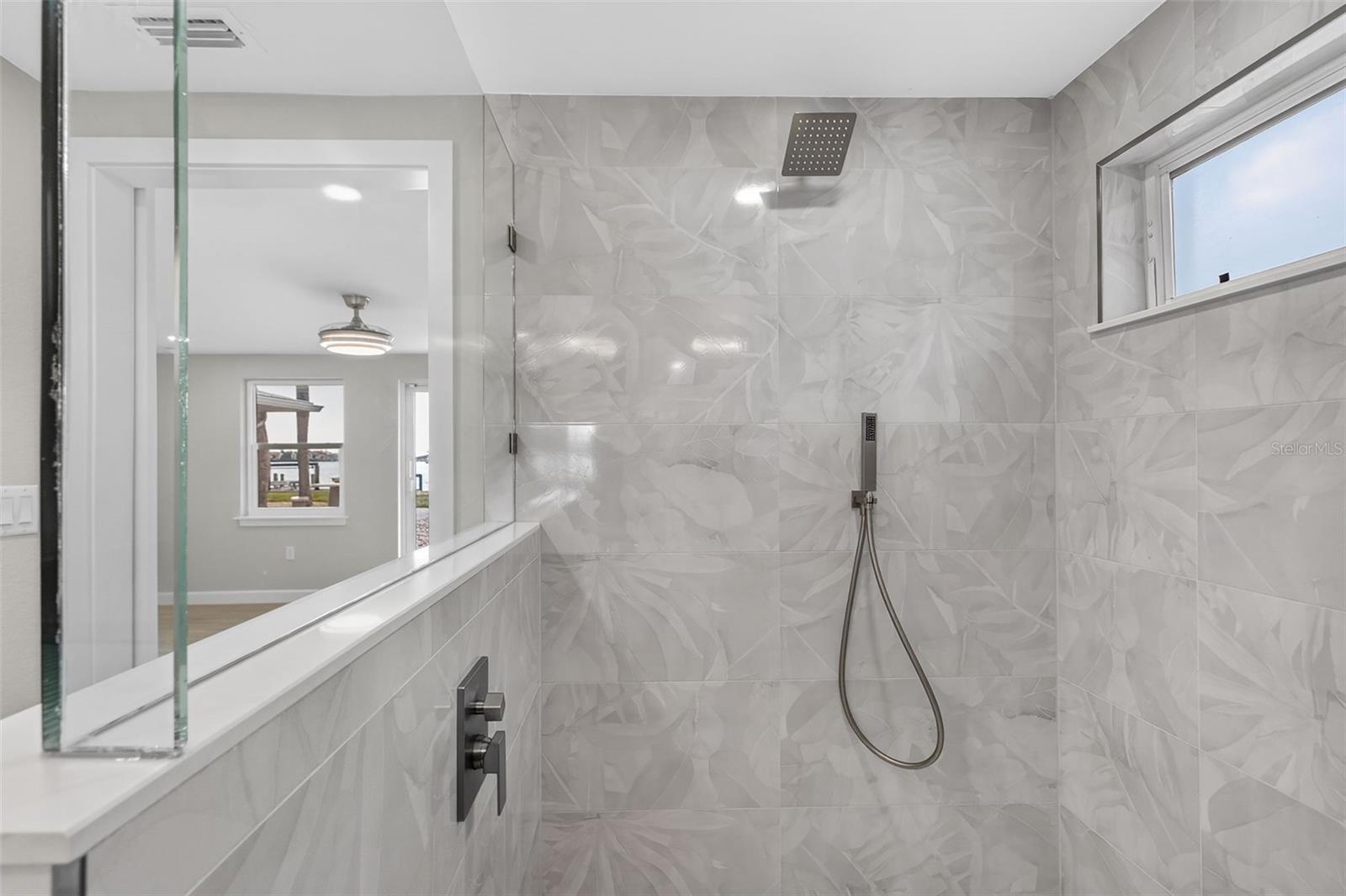 POINT PINES - Residential